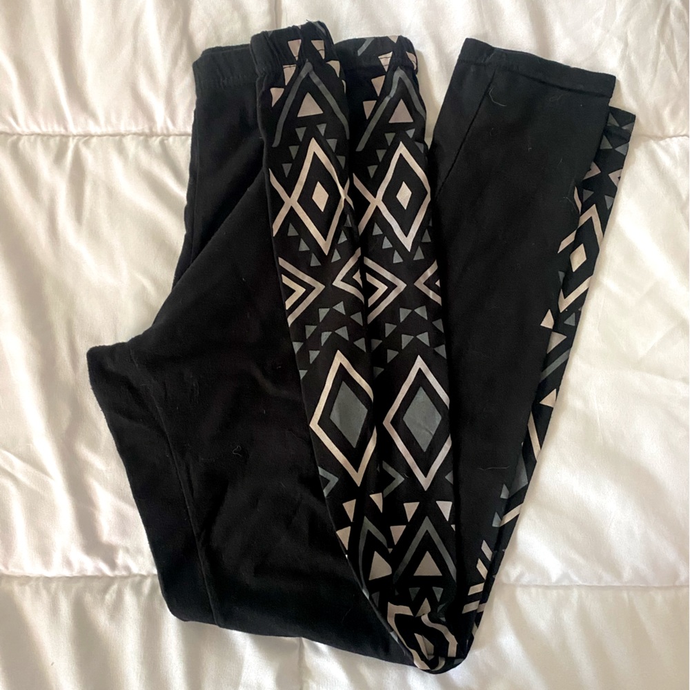 Large Black, White, Gray Aztec Print Xhilaration Leggings